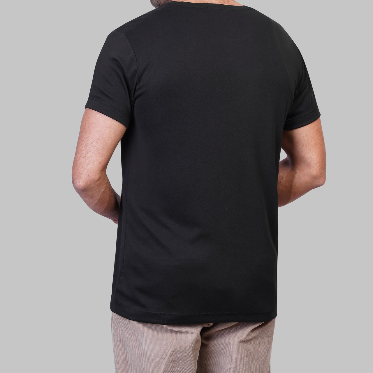  تسوق تيشرت اسود رجالي بنصف كم من دوكلاند للملابس الرجالية - Shop Black Men’s Short-Sleeve T-Shirt in Egypt by Dockland