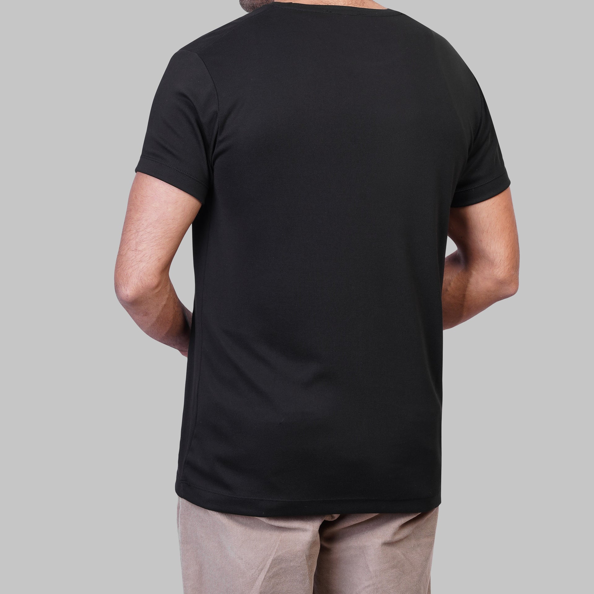  تسوق تيشرت اسود رجالي بنصف كم من دوكلاند للملابس الرجالية - Shop Black Men’s Short-Sleeve T-Shirt in Egypt by Dockland